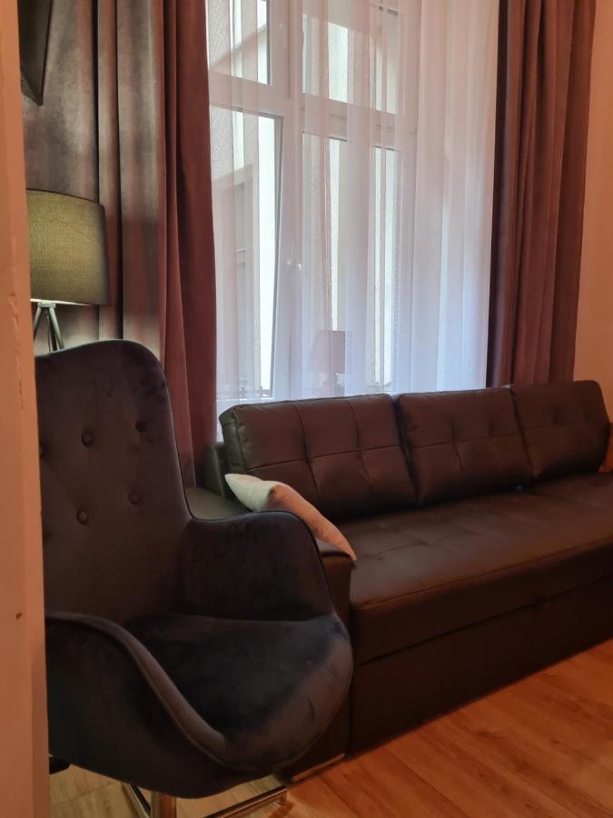 Amber 11 Apartment